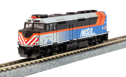 Kato N  Chicago Metra ‘New Paint’ EMD F40PH and Gallery Bi-Level Commuter Passenger Starter Set 106-0037