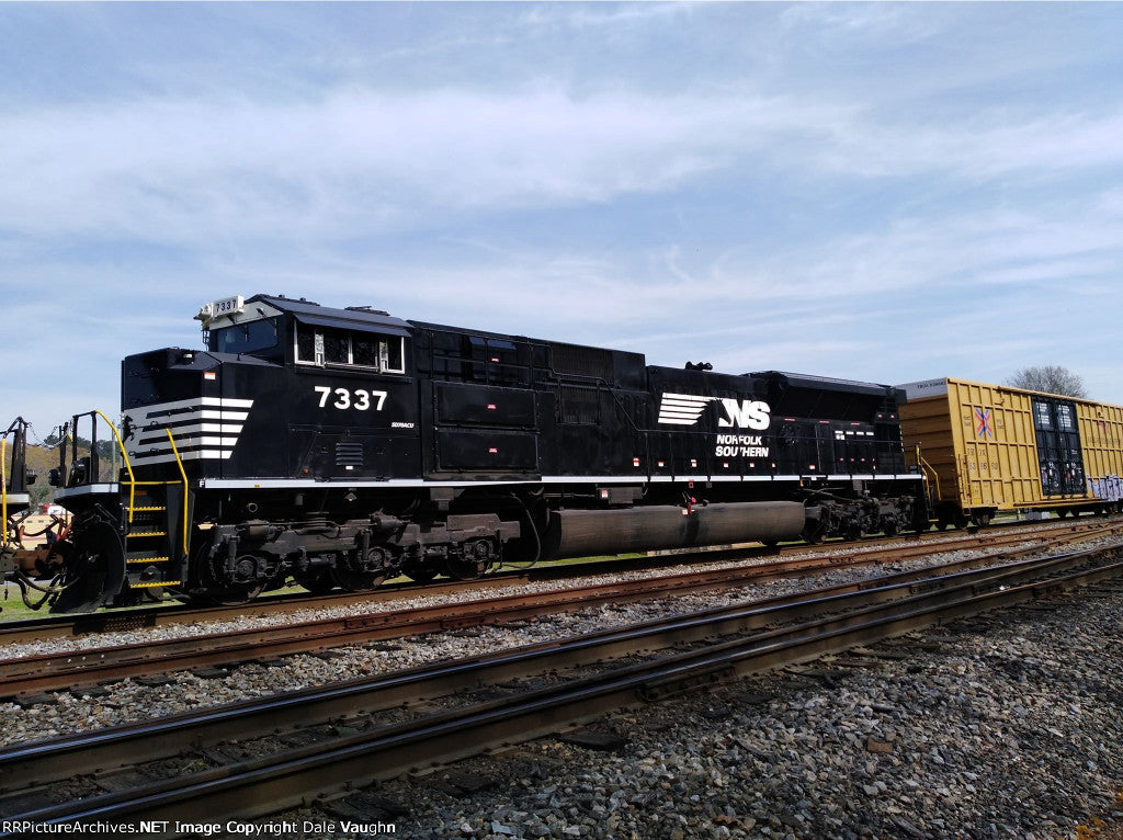 Kato N Scale Norfolk Southern #7337 SD70ACu 176-8561