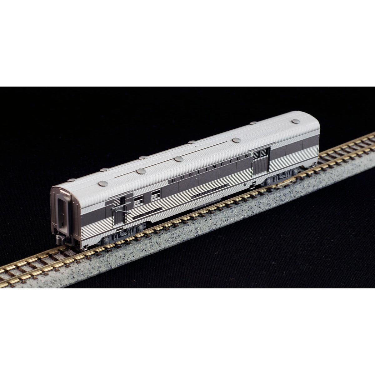 Kato N Scale CB&Q Silver Streak Zephyr 6pc Set With E5A & 5 Passenger Cars DCC/Sound