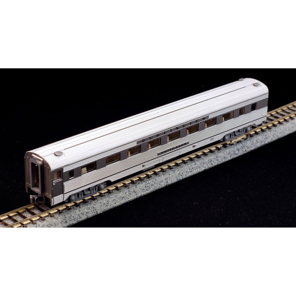 Kato N Scale CB&Q Silver Streak Zephyr 6pc Set With E5A & 5 Passenger Cars DCC/Sound